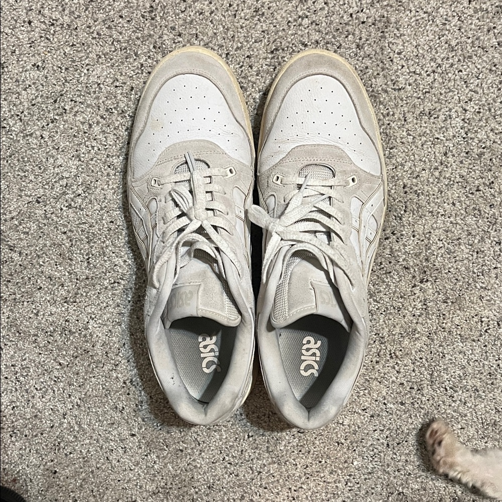 ASICS Men's Light Gray Sneakers